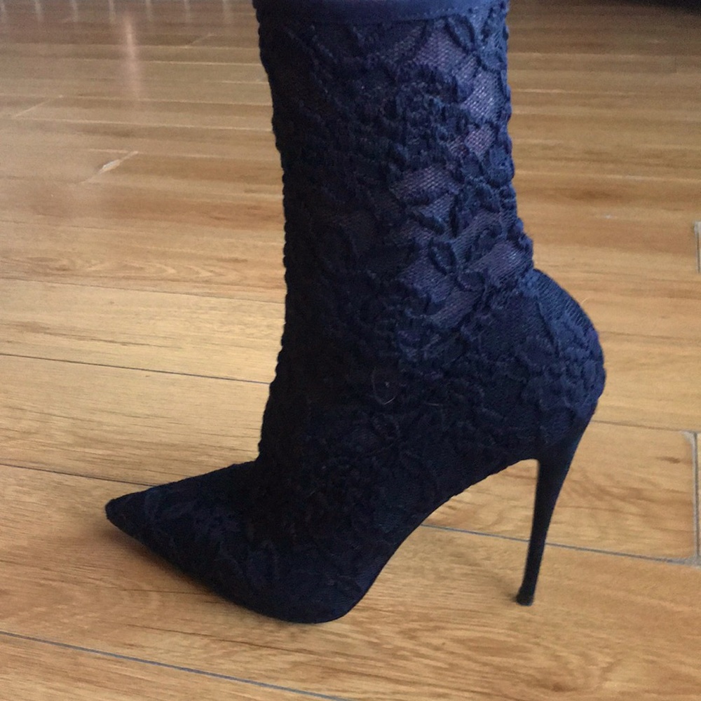 Aldo Halle Lace Pumps